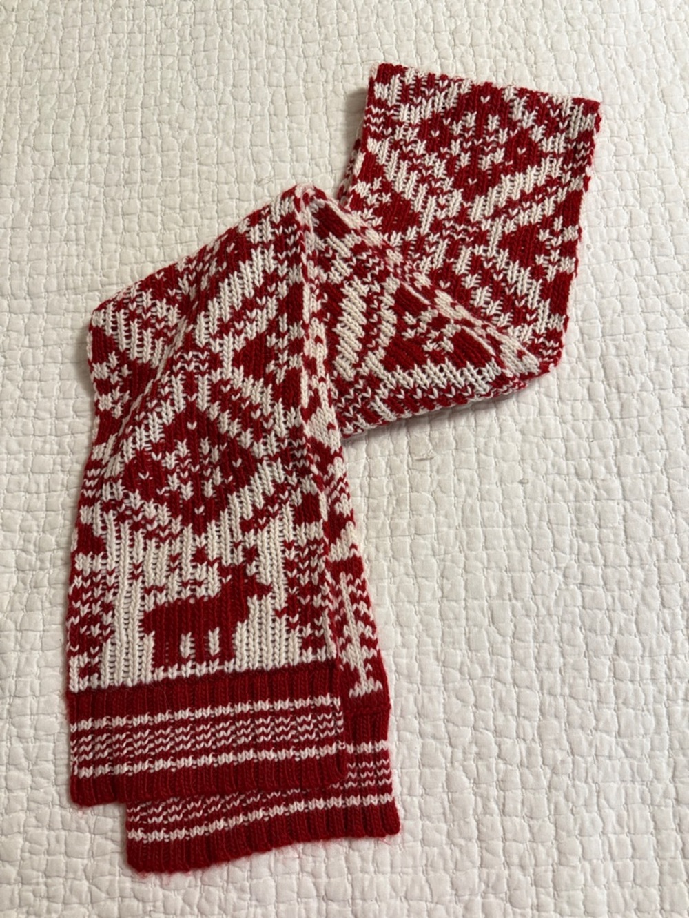 Eddie Bauer Red and White Knit Scarf